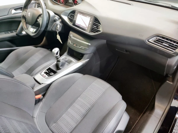 Peugeot 308 SW Premium 43