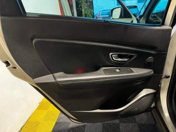 Renault Grand Scénic 1.5 dCi Intens EDC SS 37