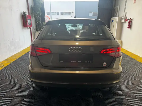Audi A3 1.6 TDI DPF S line Sport Pack 12