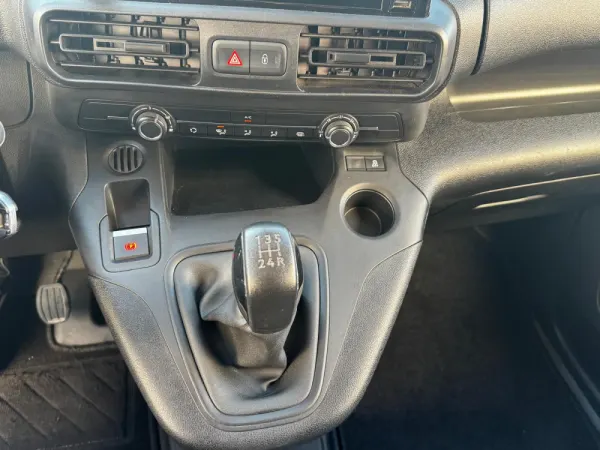 Peugeot Partner 1.6 BlueHDi Confort 26