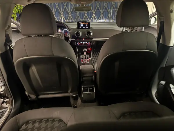 Audi A3 1.6 TDI DPF S line Sport Pack 30