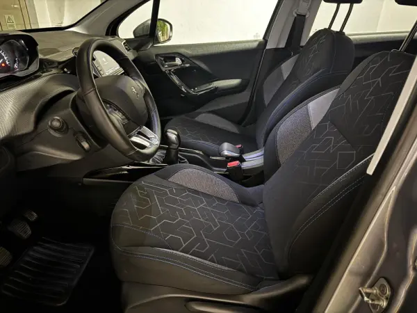 Peugeot 2008 1.2 PureTech Allure 19