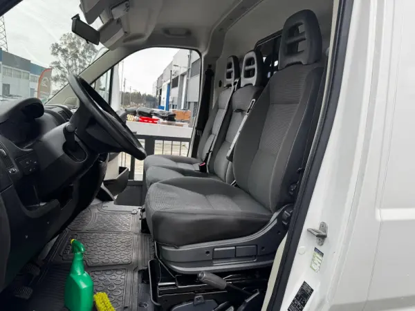 Peugeot Boxer 2.2 HDi 335 L2 CD 5