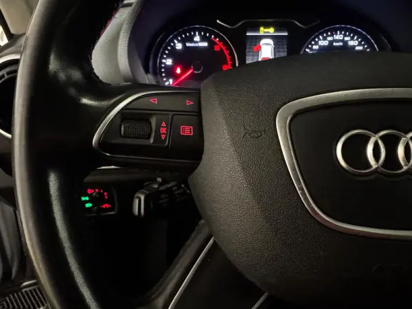 Audi A3 1.6 TDI DPF S line Sport Pack 19