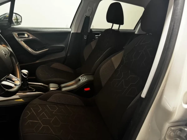 Peugeot 2008 32
