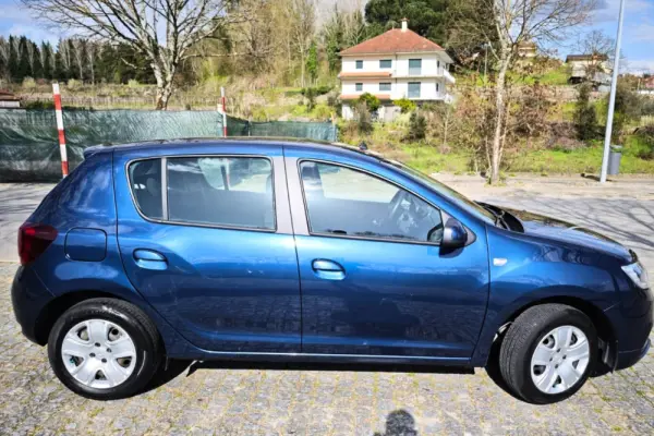 Dacia Sandero 1.0 SCe Essential 2
