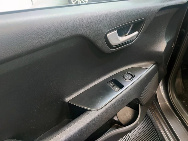 Kia Rio 49