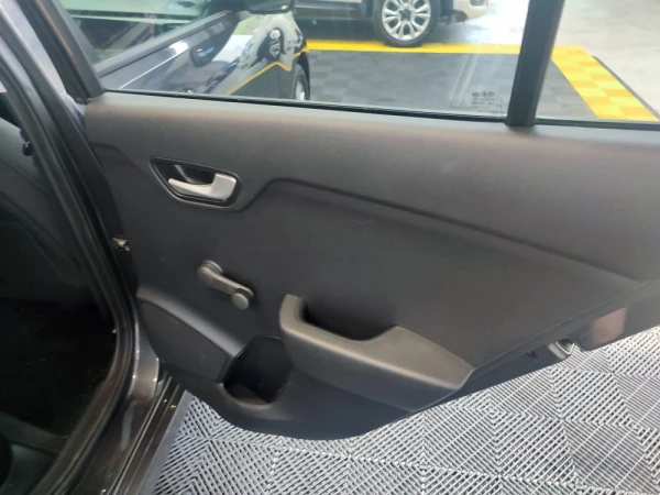 Kia Rio 46