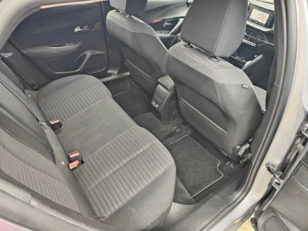 Peugeot e-2008 50 kWh Active 11