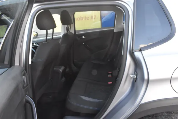 Peugeot 2008 1.2 PureTech Allure 17