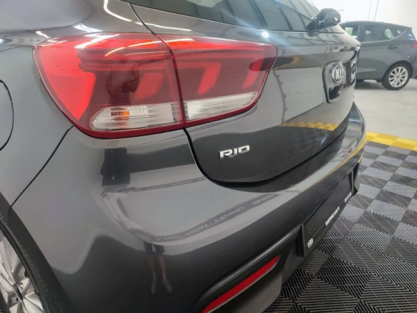 Kia Rio 15