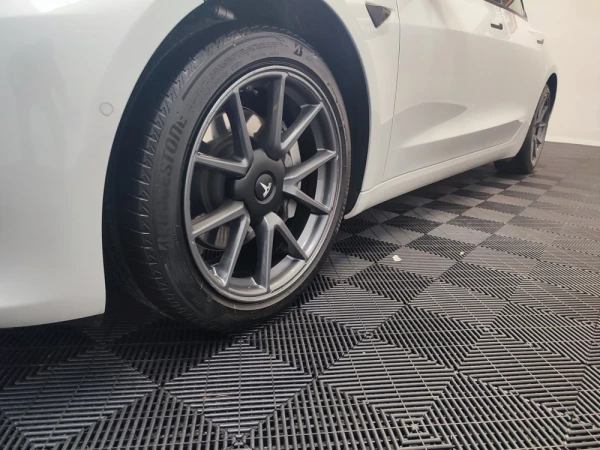 Tesla Model 3 17