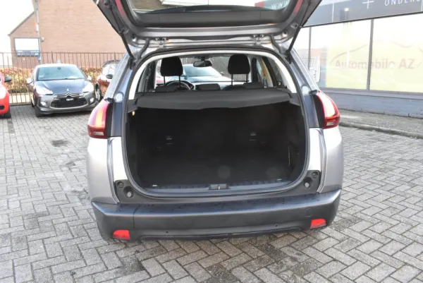Peugeot 2008 1.2 PureTech Allure 4