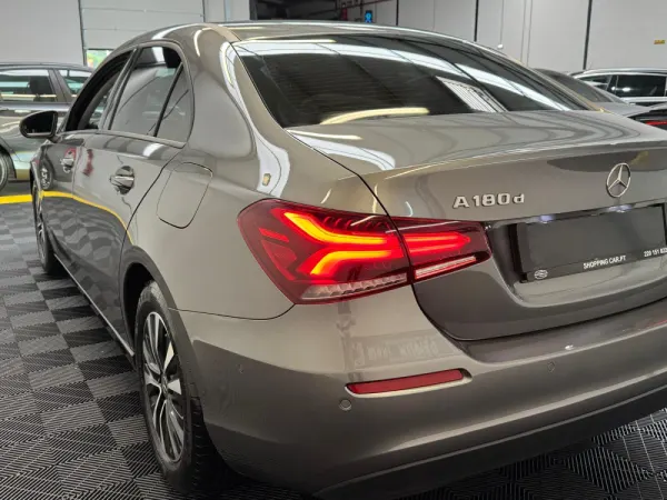 Mercedes-Benz A 180 Limousine A 180 Limousime 8