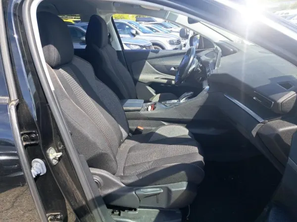 Peugeot 3008 1.2 PureTech Allure EAT8 12