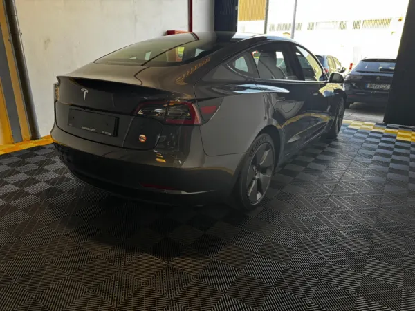 Tesla Model 3 Tração Traseira 11
