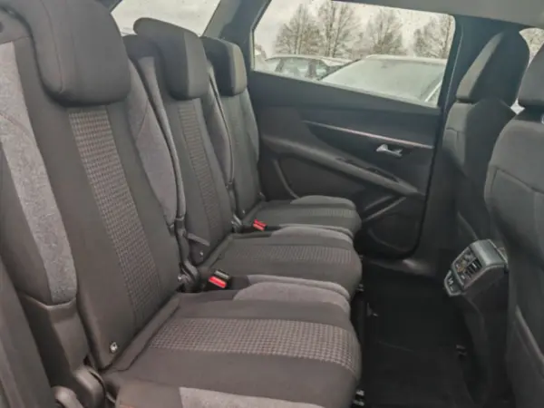 Peugeot 5008 1.2 PureTech Allure Pack EAT8 17