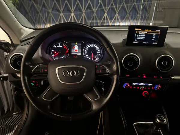 Audi A3 1.6 TDI DPF S line Sport Pack 17