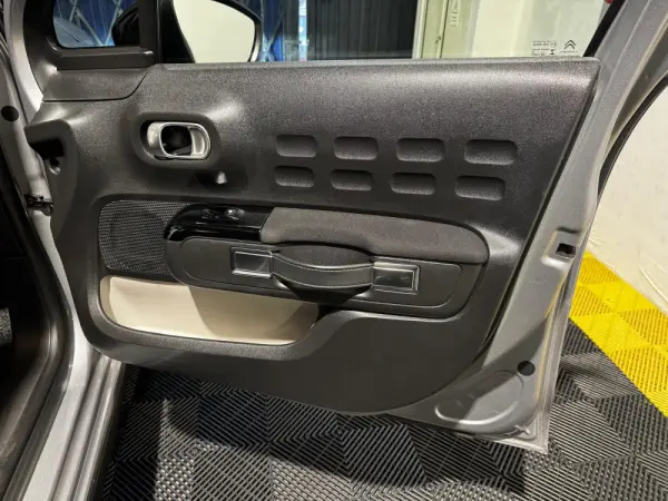 Citroën C3 1.2 PureTech Shine 42