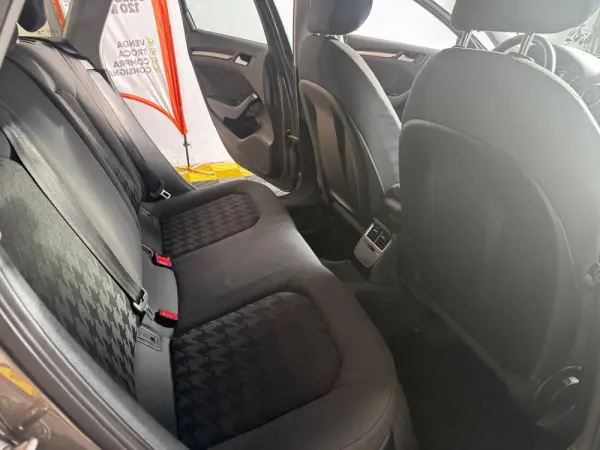 Audi A3 1.6 TDI DPF S line Sport Pack 34