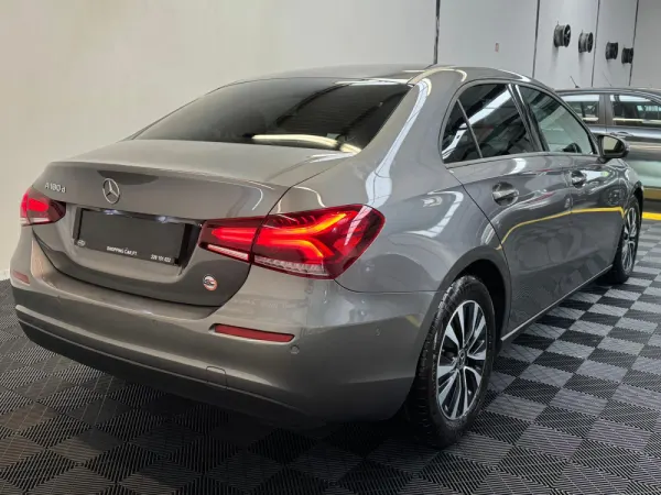 Mercedes-Benz A 180 Limousine A 180 Limousime 6