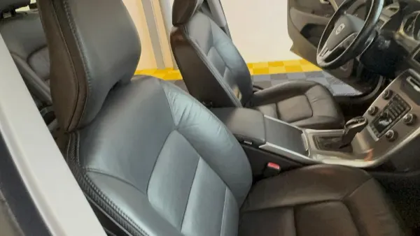 Volvo XC 70 2.0 D4 Momentum Geartronic 38