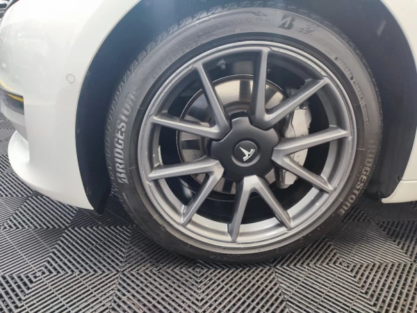 Tesla Model 3 16