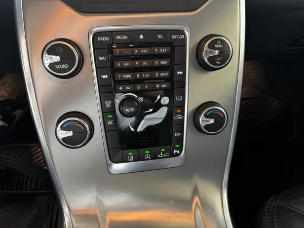 Volvo XC 70 2.0 D4 Momentum Geartronic 37