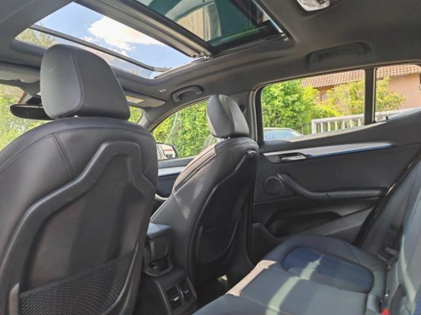 BMW X2 18 i sDrive Auto Pack M 12