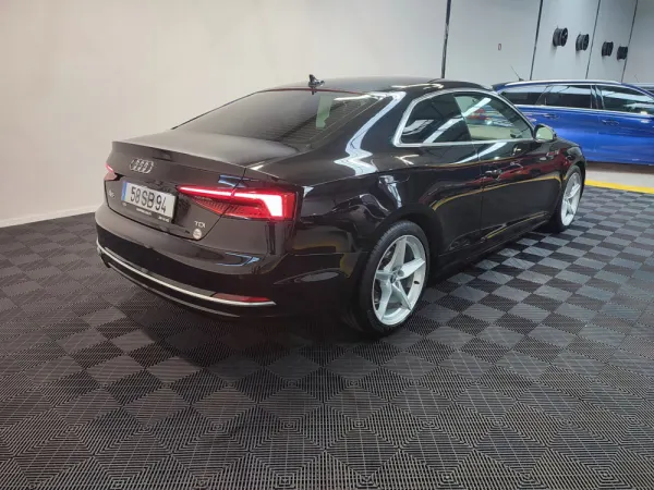 Audi A5 2.0 TDi quattro S tronic S-line 8