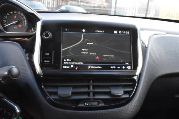 Peugeot 2008 1.2 PureTech Allure 13