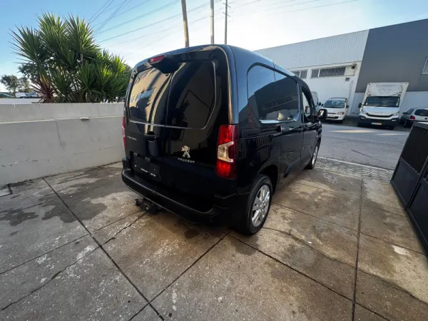 Peugeot Partner 1.6 BlueHDi Confort 19