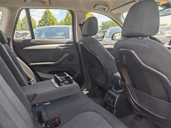 BMW X1 16 d sDrive 9