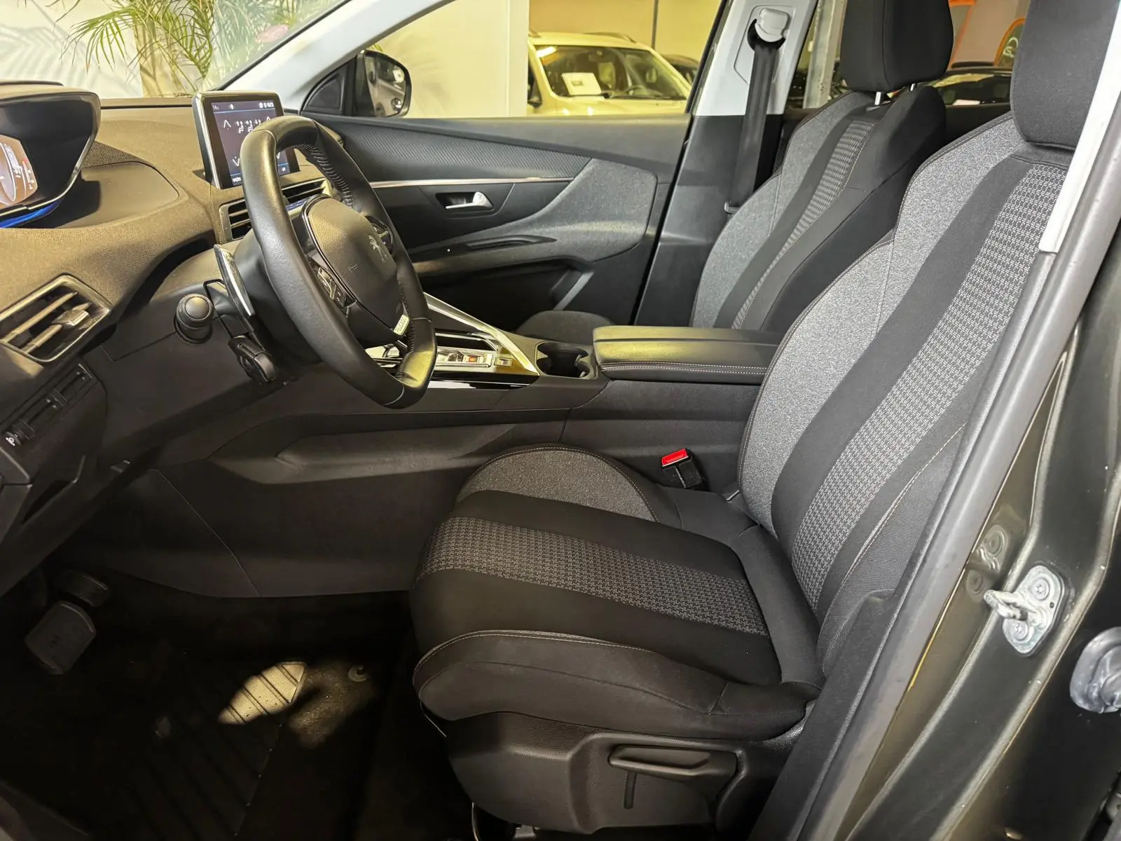 Peugeot 3008 1.2 PureTech Allure Pack EAT8 23