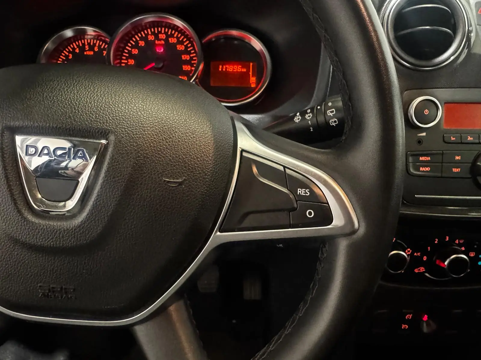 Dacia Sandero 1.0 SCe Essential 29