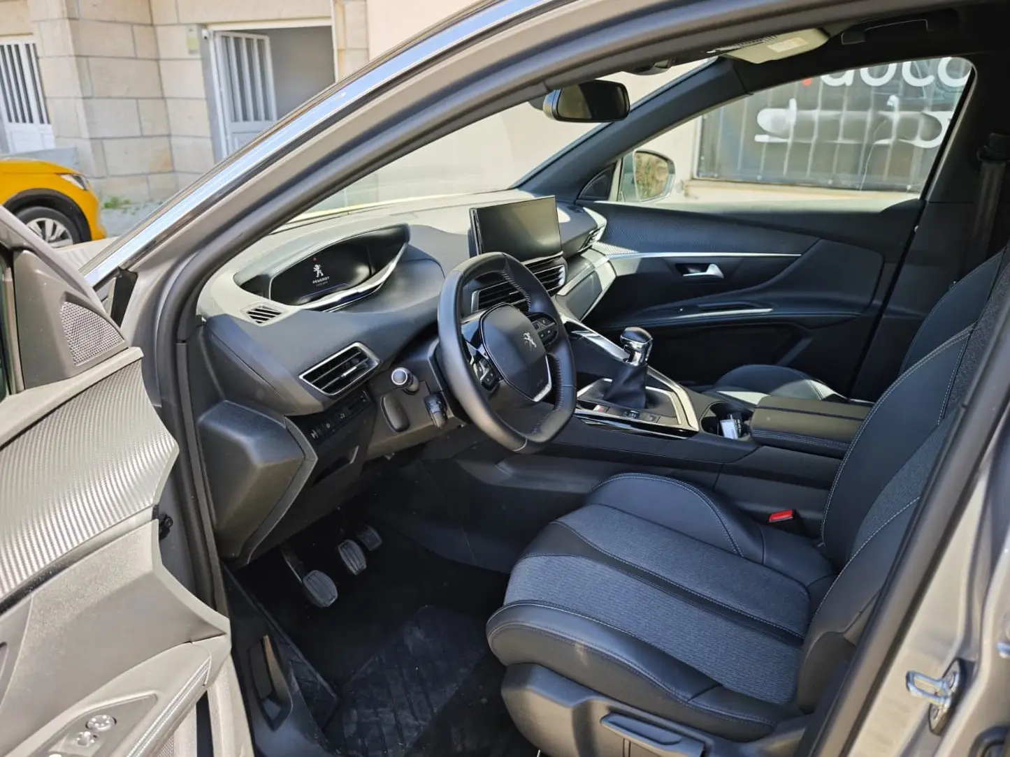 Peugeot 5008 1.2 PureTech Allure Pack EAT8 6