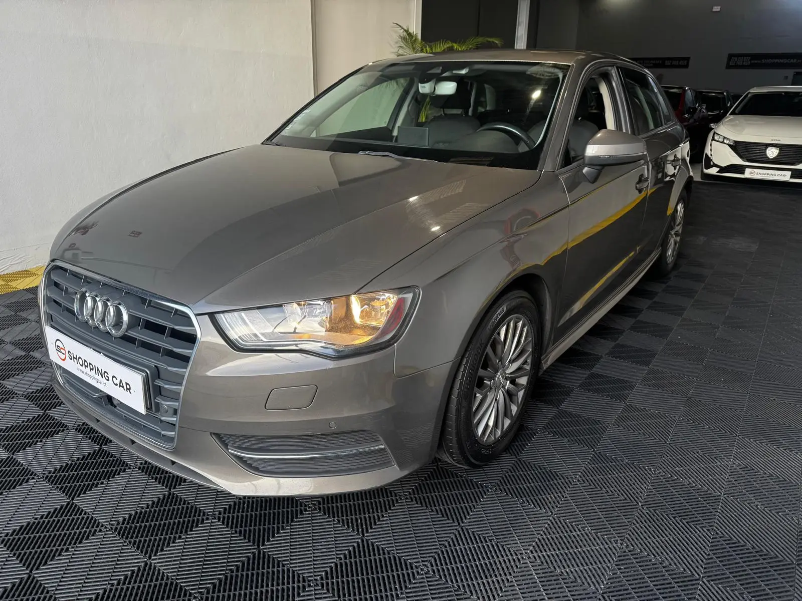 Audi A3 1.6 TDI DPF S line Sport Pack 7