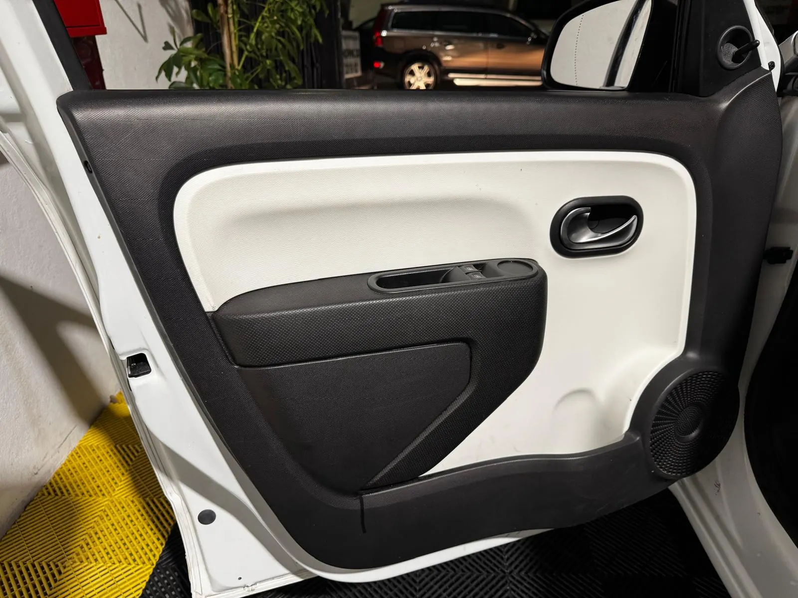 Renault Twingo 1.0 SCe Zen 27