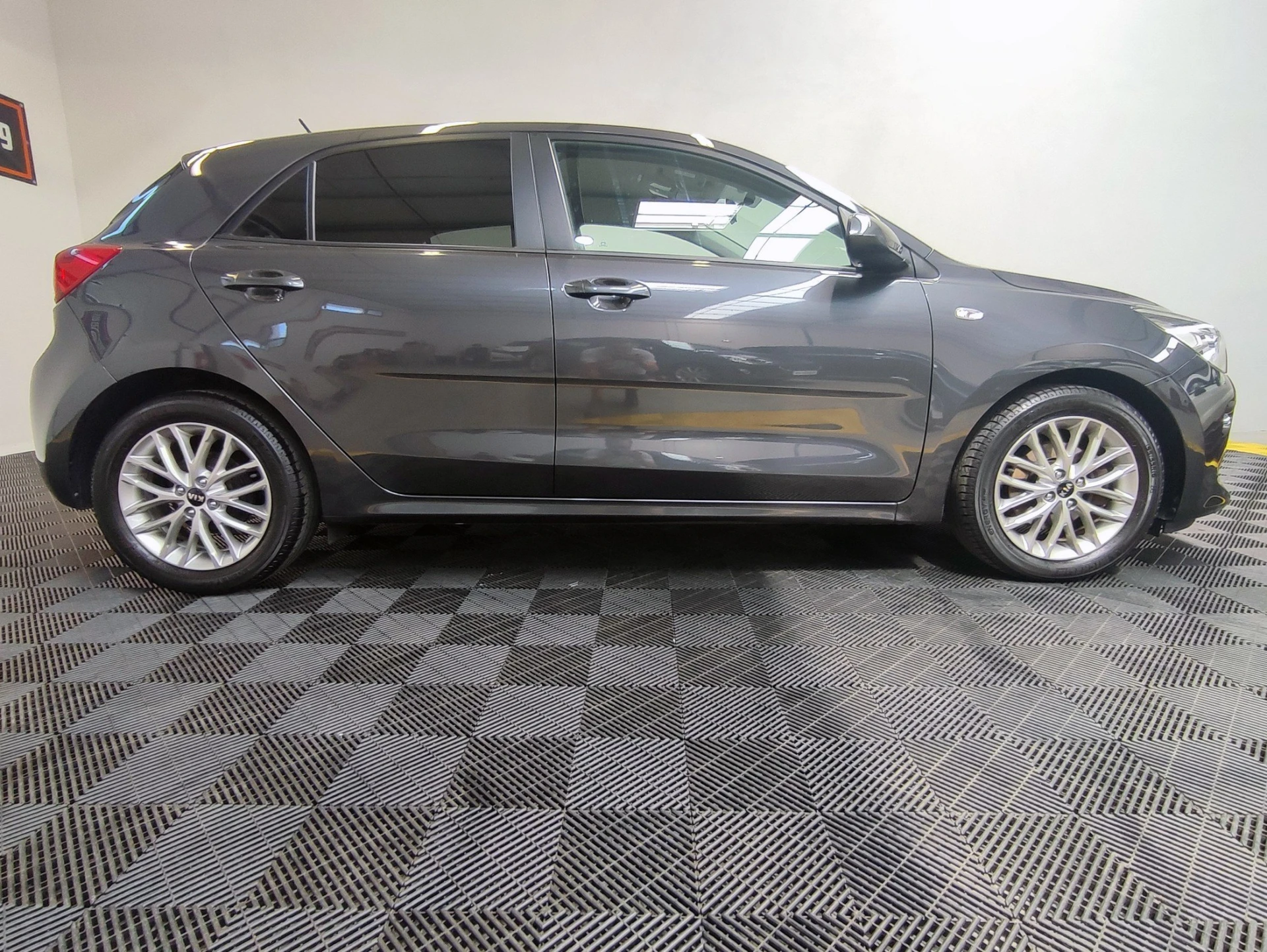 Kia Rio 8