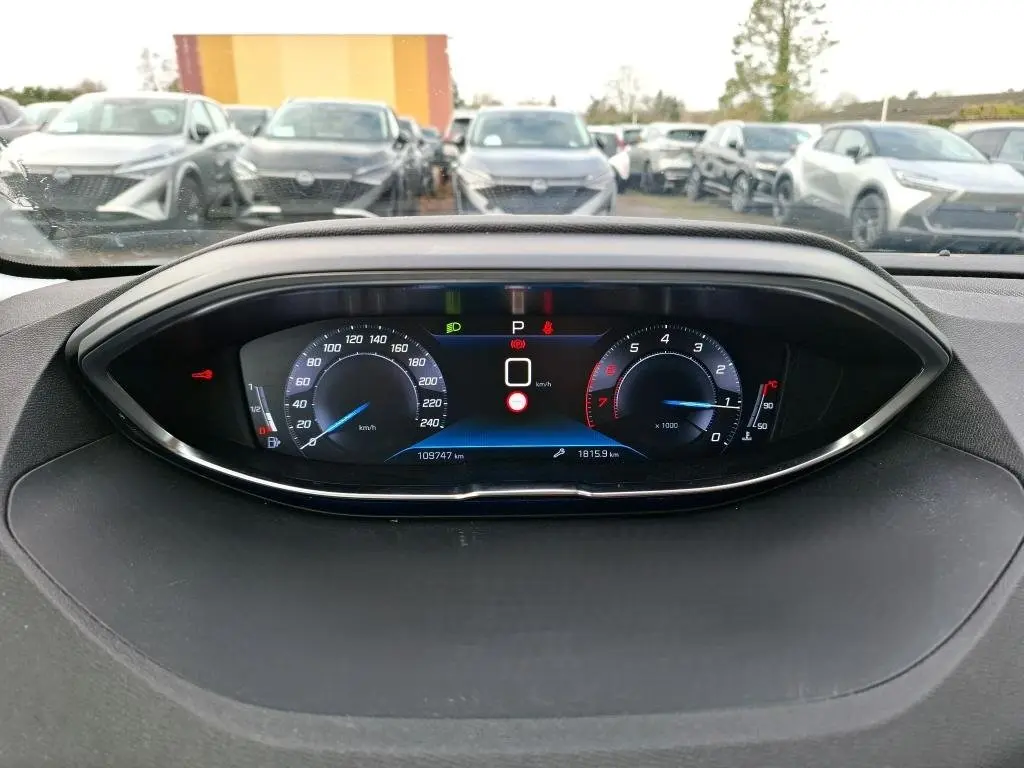 Peugeot 3008 1.2 PureTech Allure Pack EAT8 5