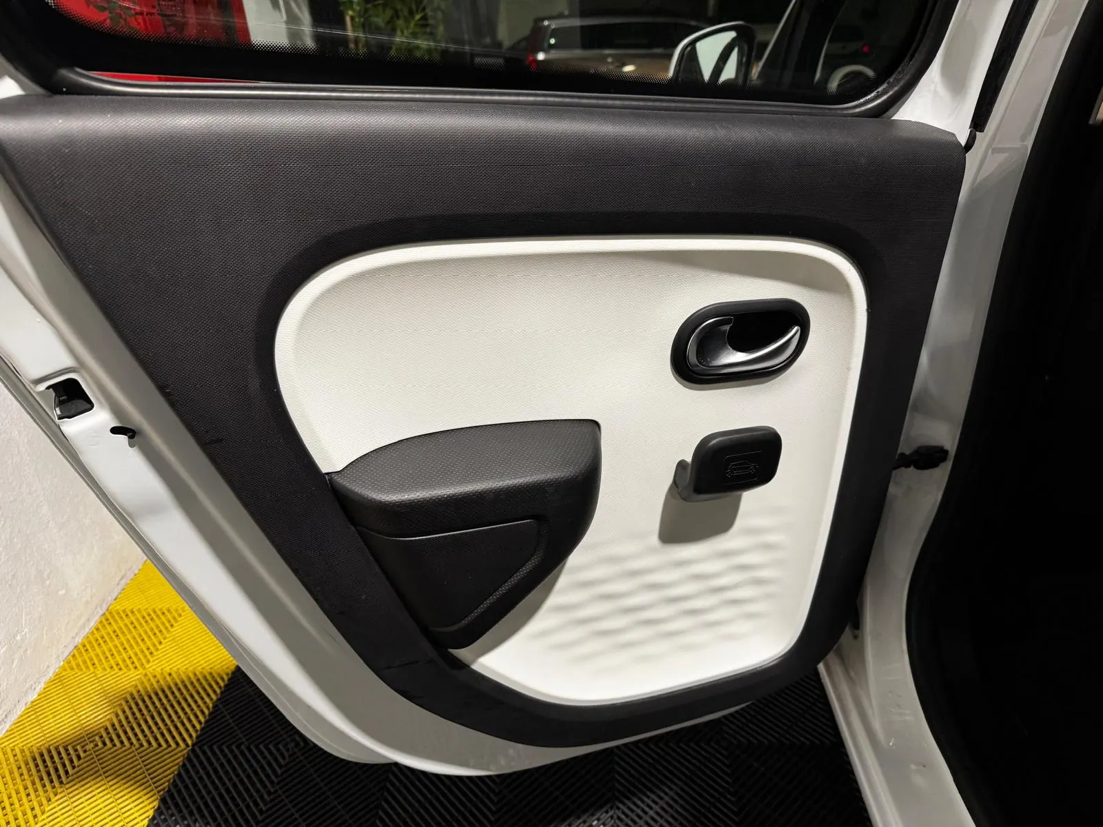 Renault Twingo 1.0 SCe Zen 26