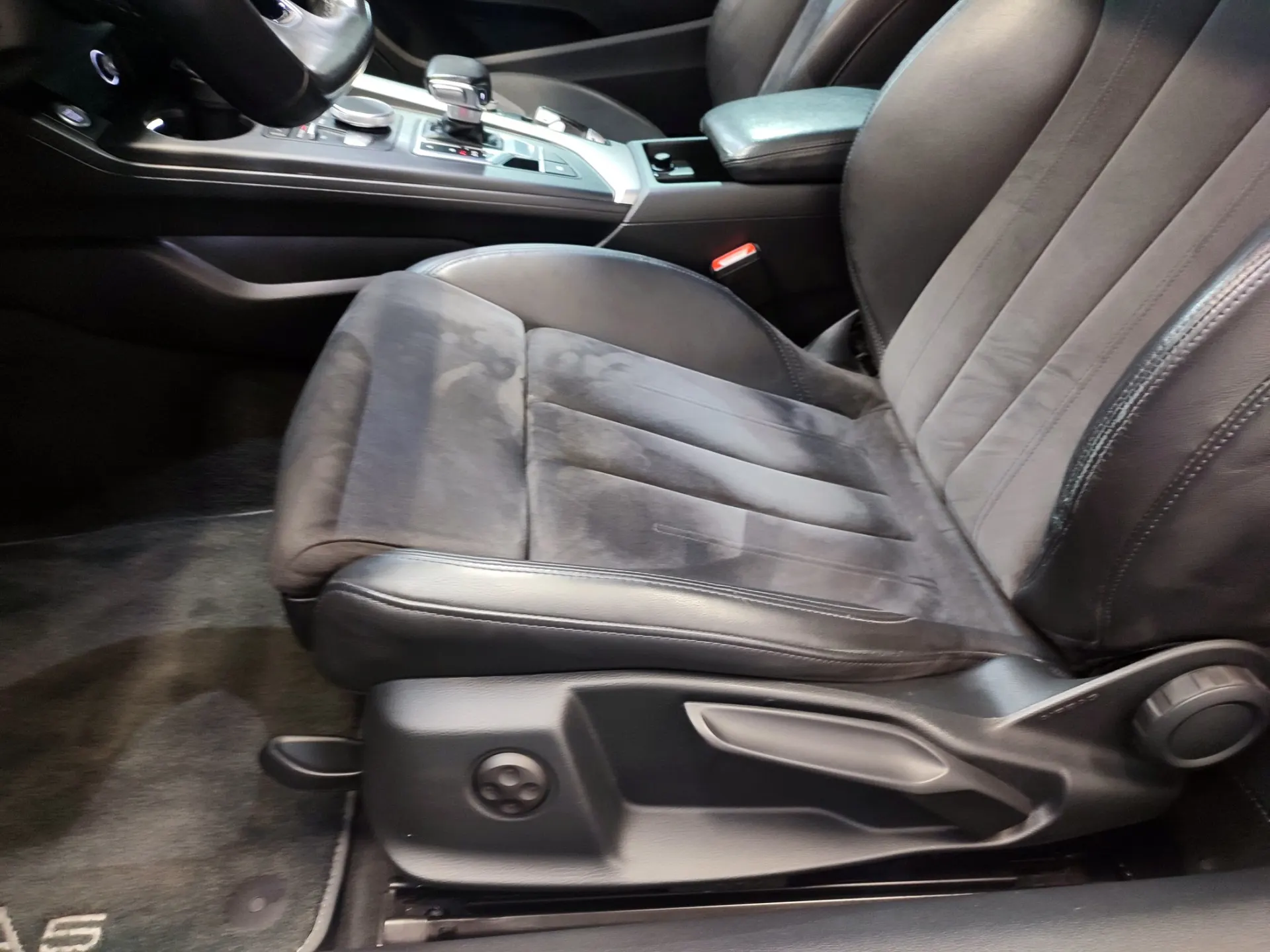 Audi A5 2.0 TDi quattro S tronic S-line 48