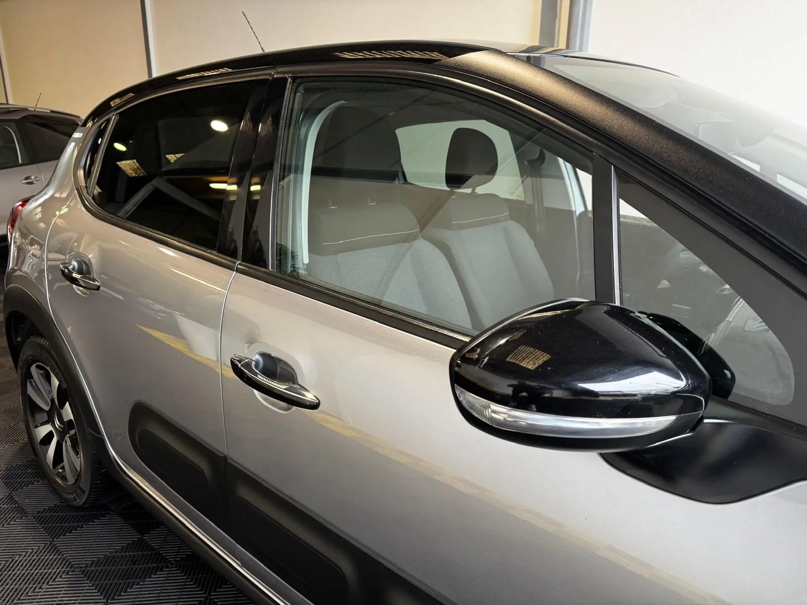 Citroën C3 1.2 PureTech Shine 15