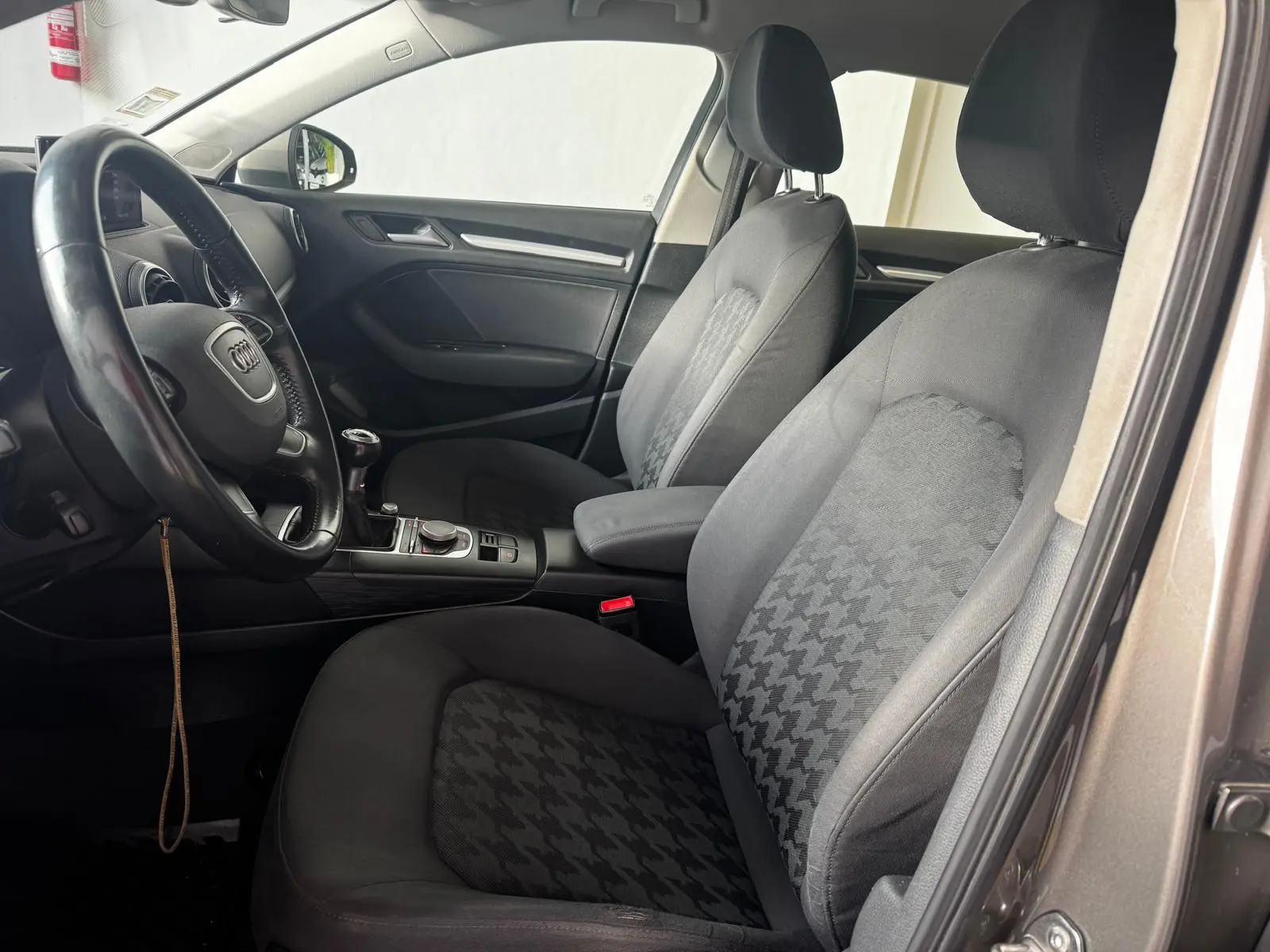 Audi A3 1.6 TDI DPF S line Sport Pack 28