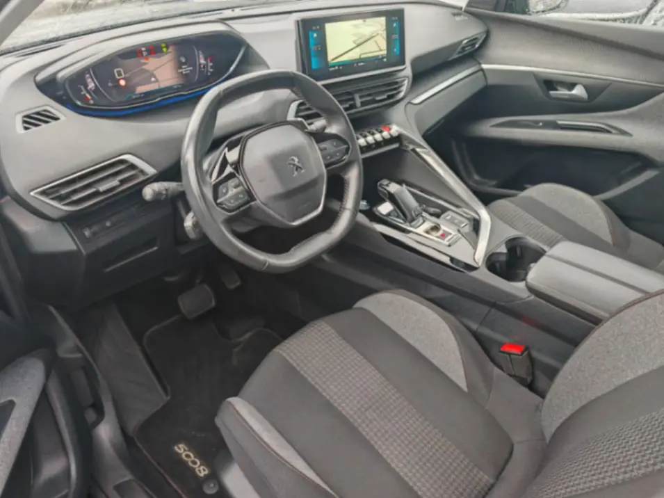 Peugeot 5008 1.2 PureTech Allure Pack EAT8 12