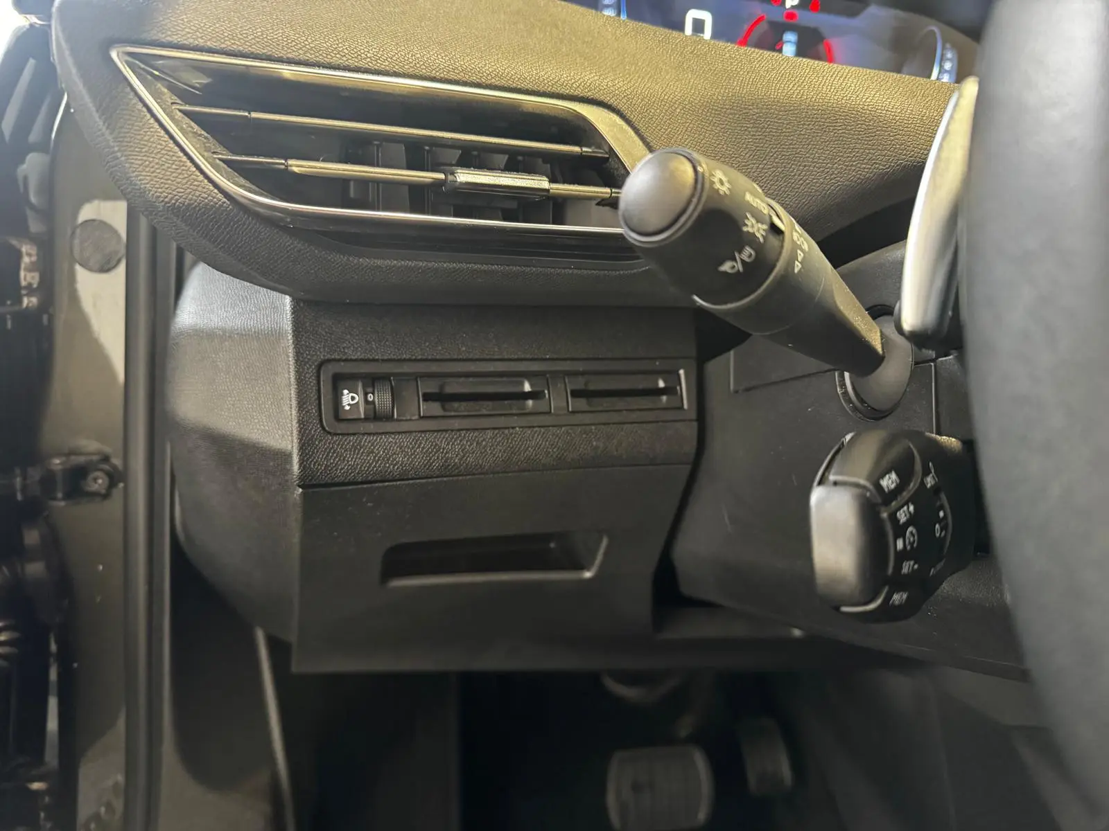 Peugeot 3008 1.2 PureTech Allure Pack EAT8 31