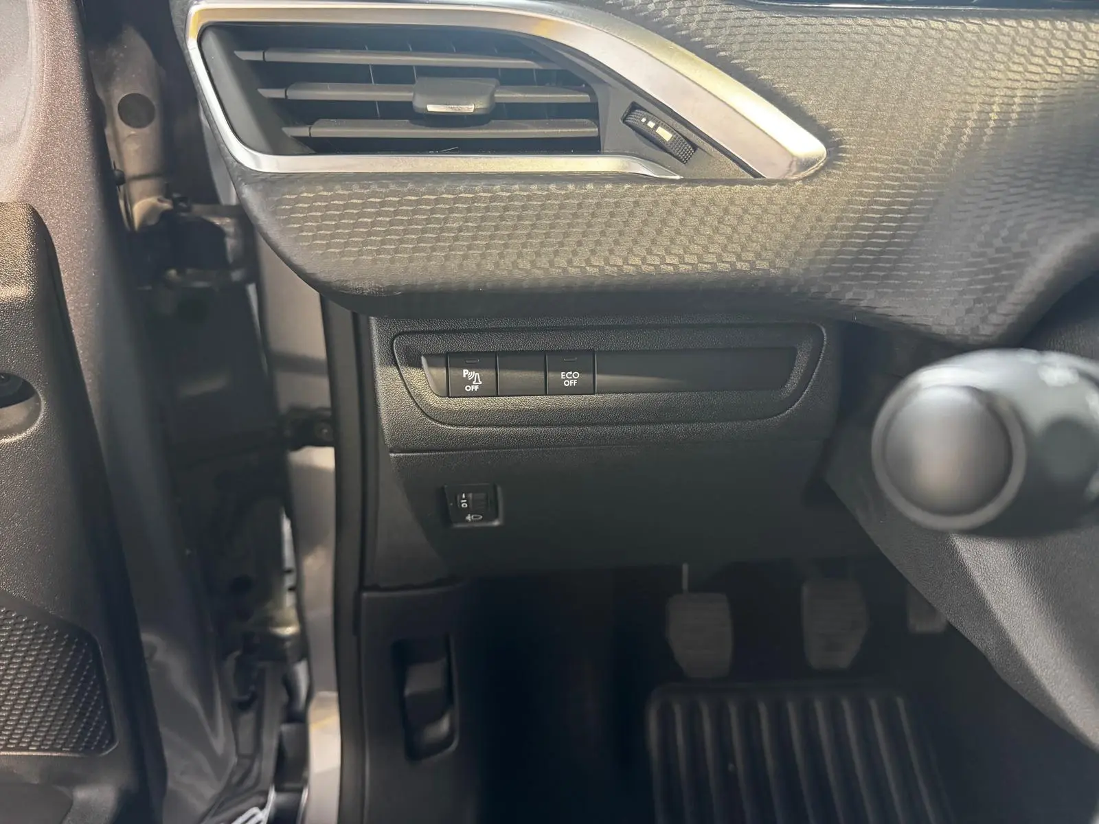 Peugeot 2008 1.2 PureTech Allure 34