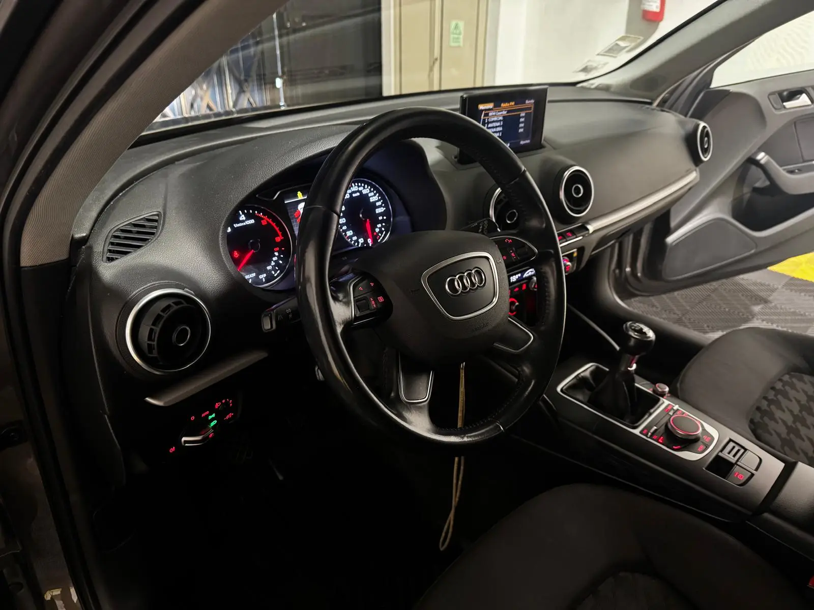 Audi A3 1.6 TDI DPF S line Sport Pack 20