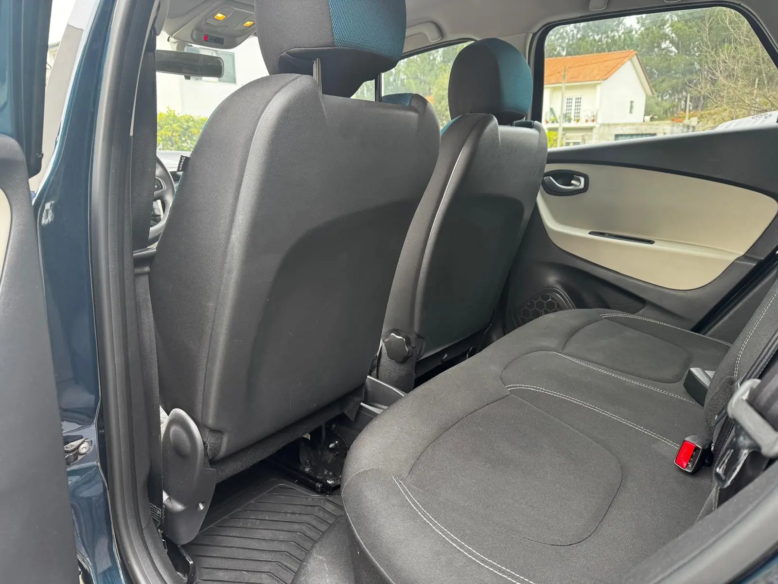 Renault Captur 1.5 dCi Initiale Paris EDC 33