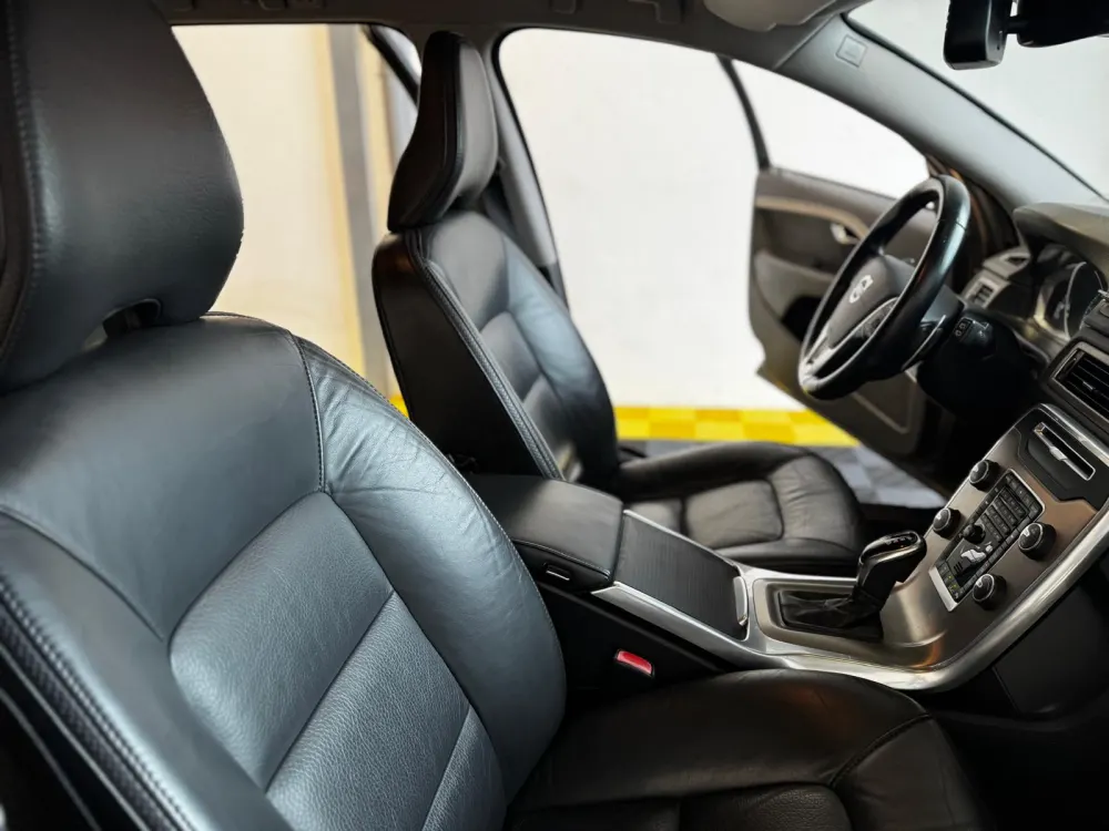 Volvo XC 70 2.0 D4 Momentum Geartronic 29